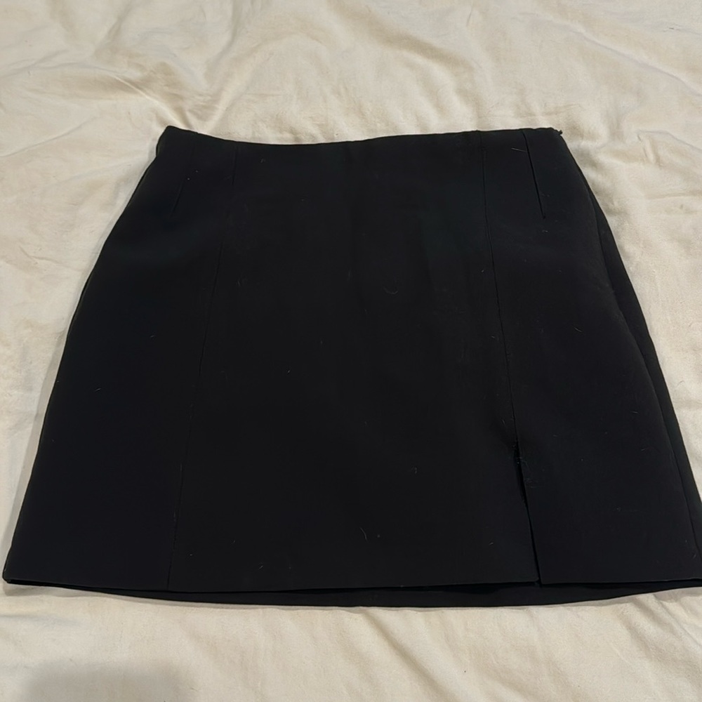 Zara Black Mini Skirt with a slit S